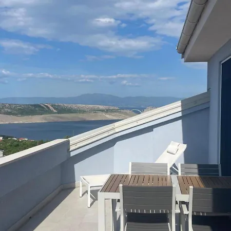 Anai Sea View Penthouse 자드라보노